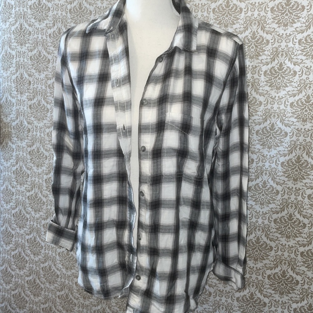 AE Black and white boyfriend fit flannel